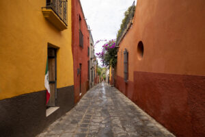 travel to mexico with travel agency